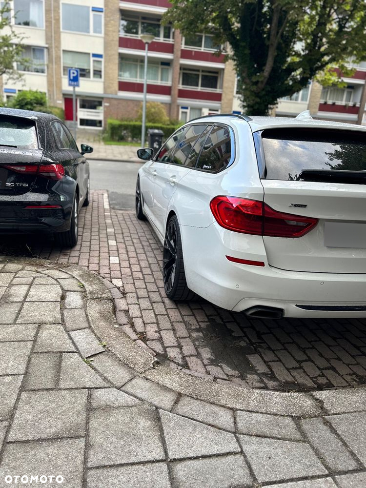 BMW Seria 5 540d xDrive Sport Line sport - 32