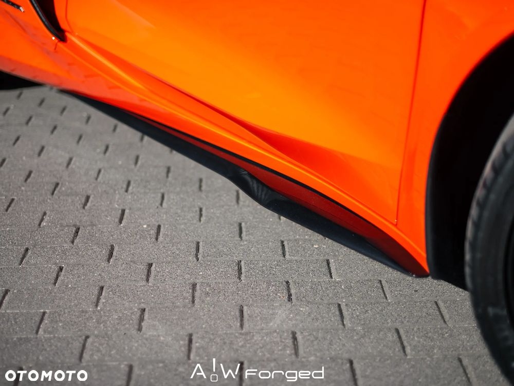 Chevrolet Corvette - 14