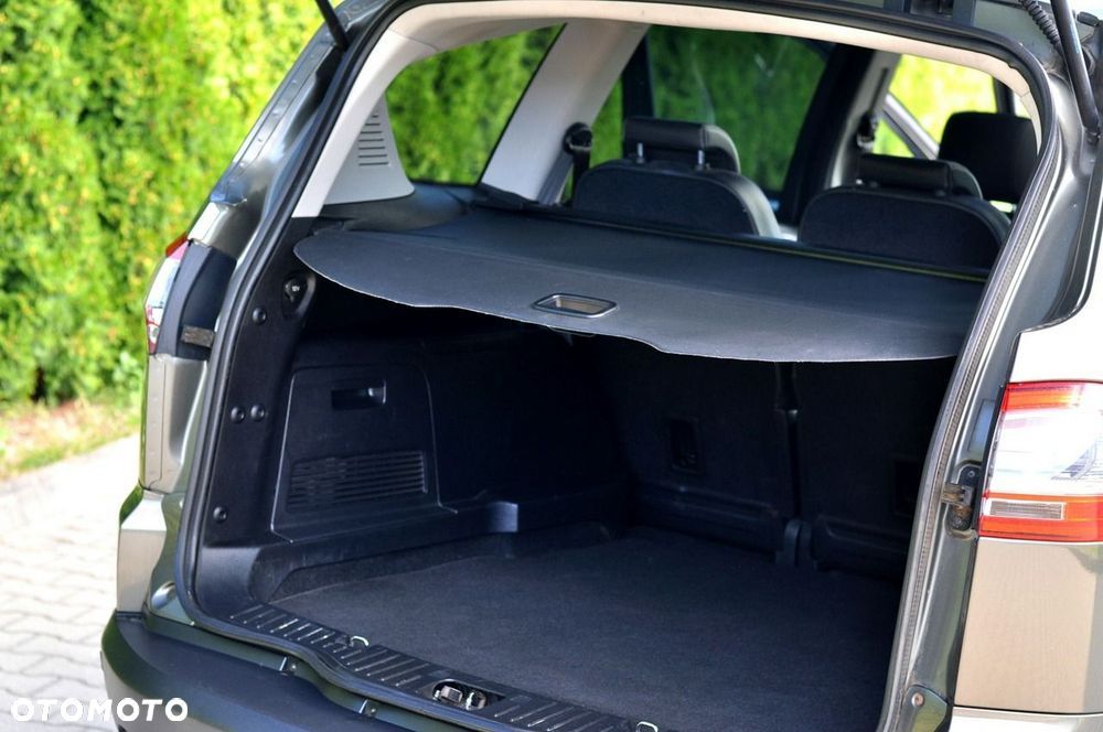 Ford S-Max - 13