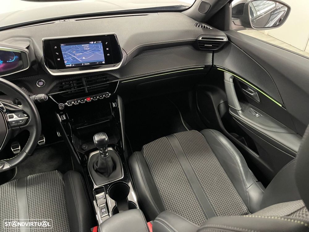 Peugeot 2008 1.2 PureTech GT - 23