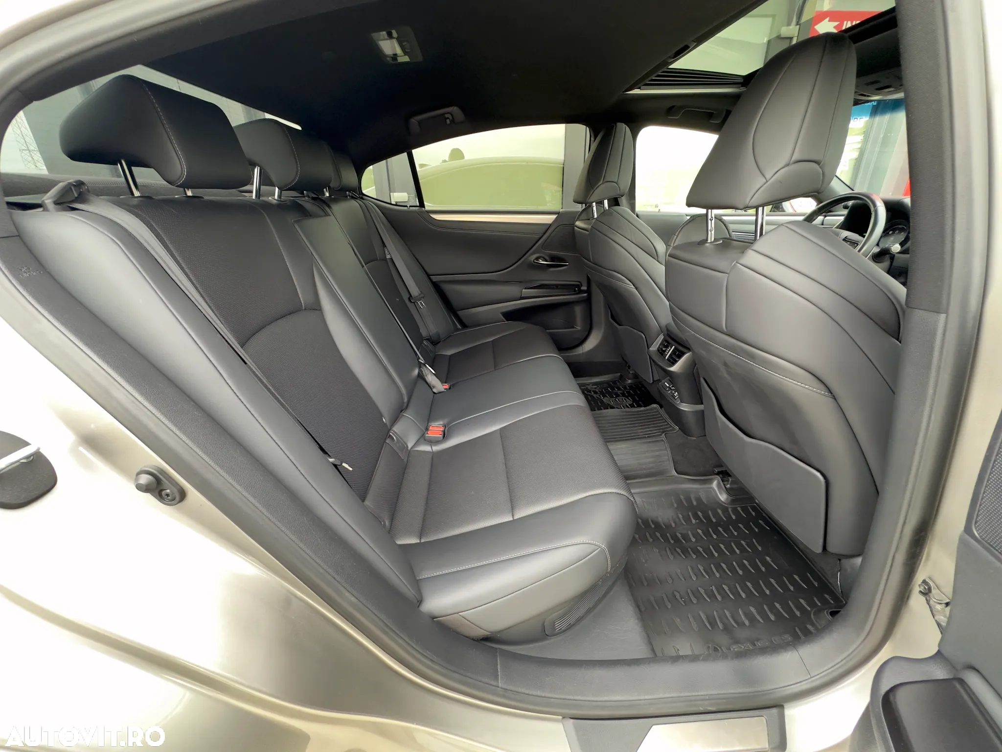 Lexus Seria ES 300h F Sport - 19
