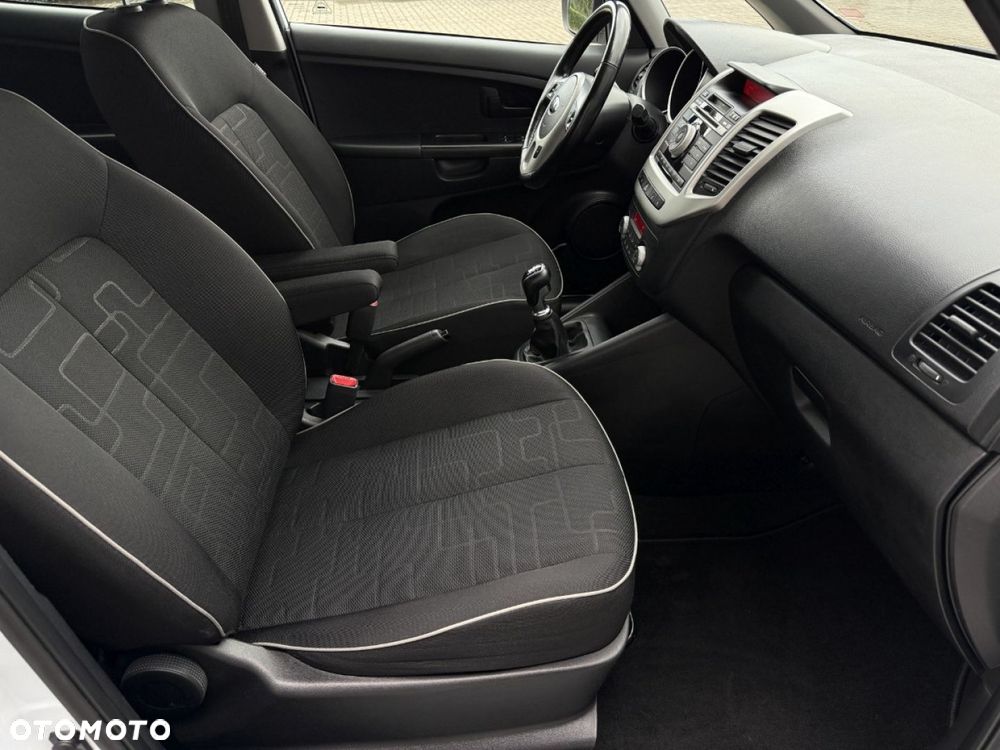Kia Venga 1.4 CVVT UEFA EURO 2016 - 30
