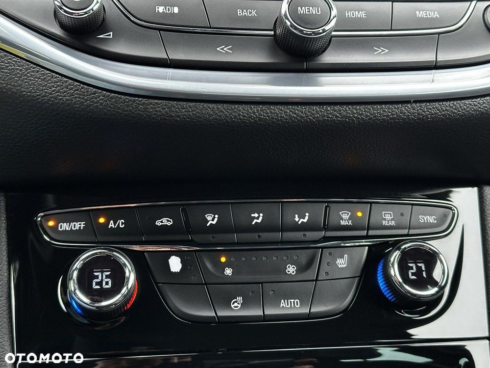 Opel Astra 1.4 T Enjoy - 24