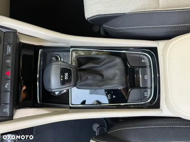 Skoda Karoq 1.5 TSI ACT 4x2 Style DSG - 12