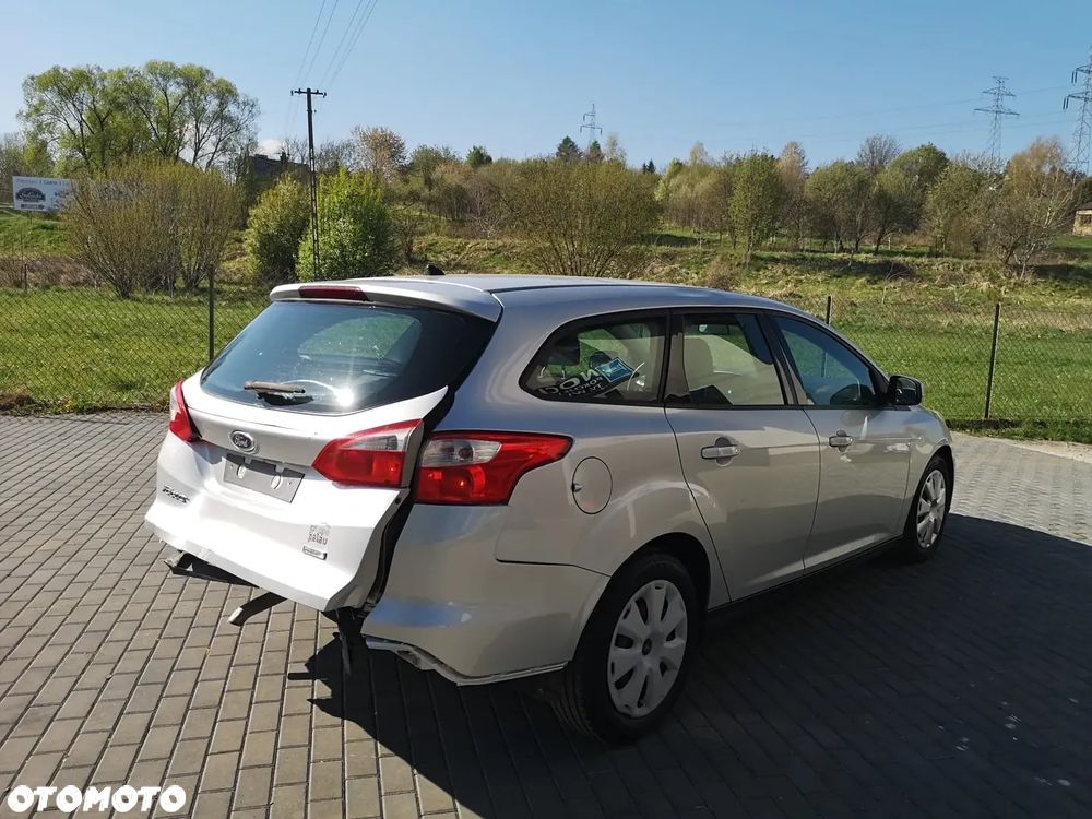 Ford Focus 1.6 TDCi DPF Ambiente - 12