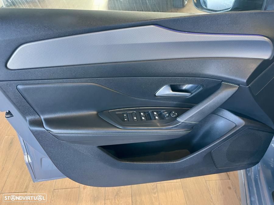 Peugeot 308 1.6 Hybrid GT Pack e-EAT8 - 28