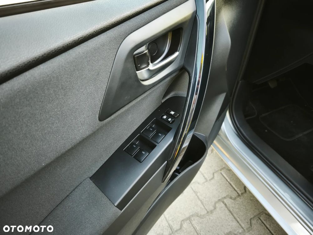 Toyota Auris 1.6 D-4D Dynamic - 13