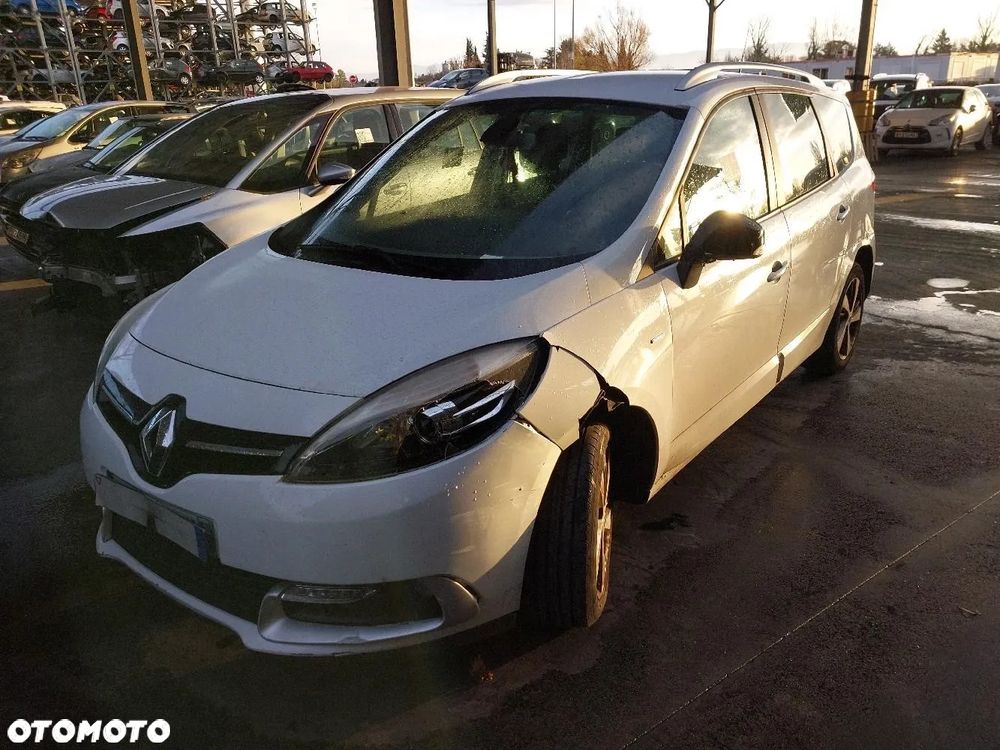 Renault Grand Scenic - 8