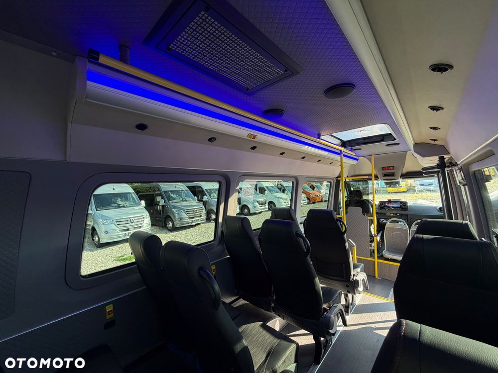 Mercedes-Benz Sprinter 517 - 18