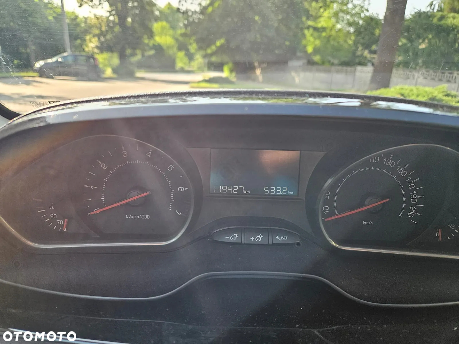 Peugeot 208 1.2 PureTech Style - 9