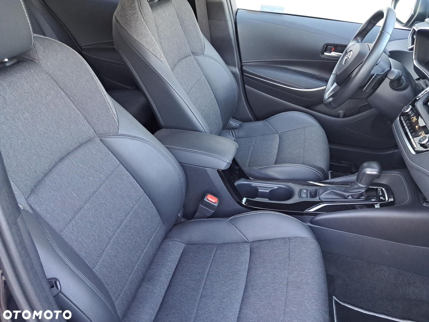 Toyota Corolla 2.0 Hybrid Style - 15