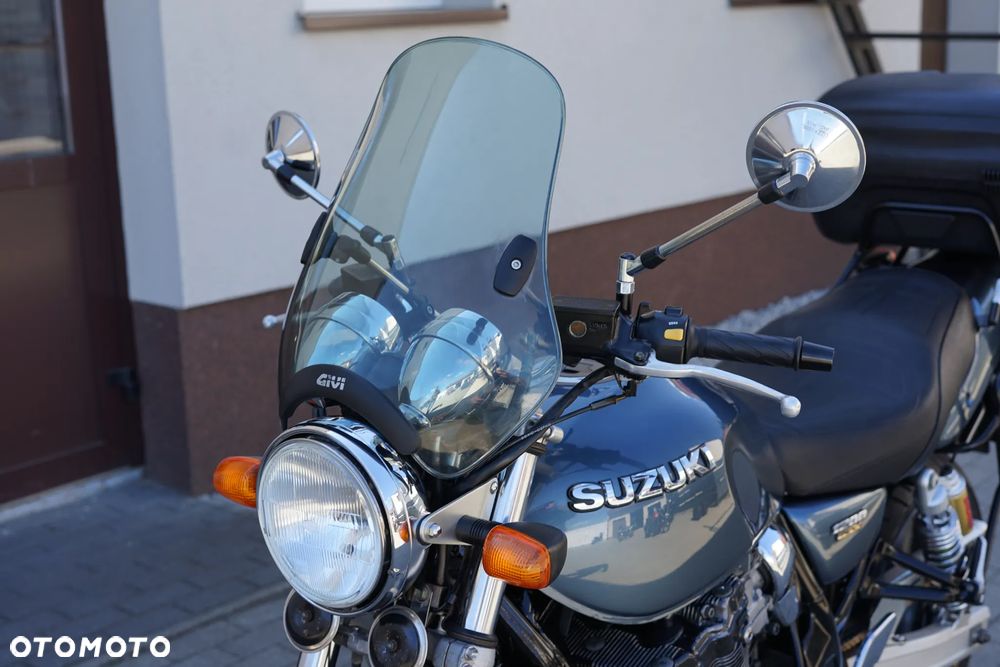 Suzuki GSX - 32