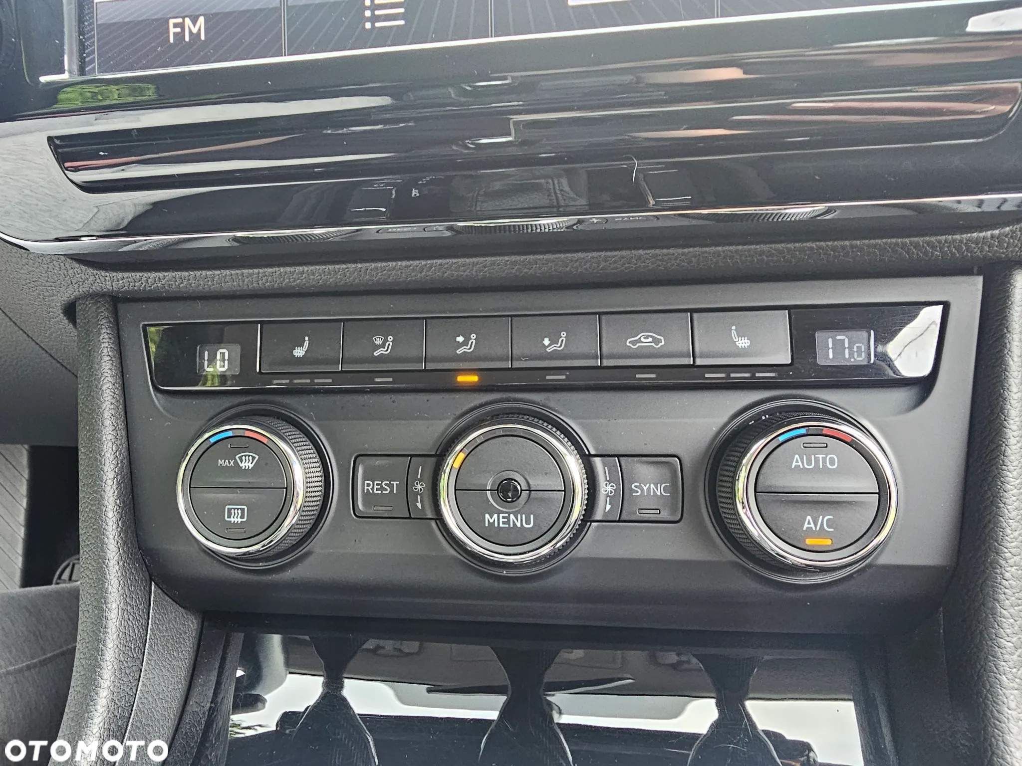 Skoda Superb 2.0 TDI DSG Premium Edition - 18