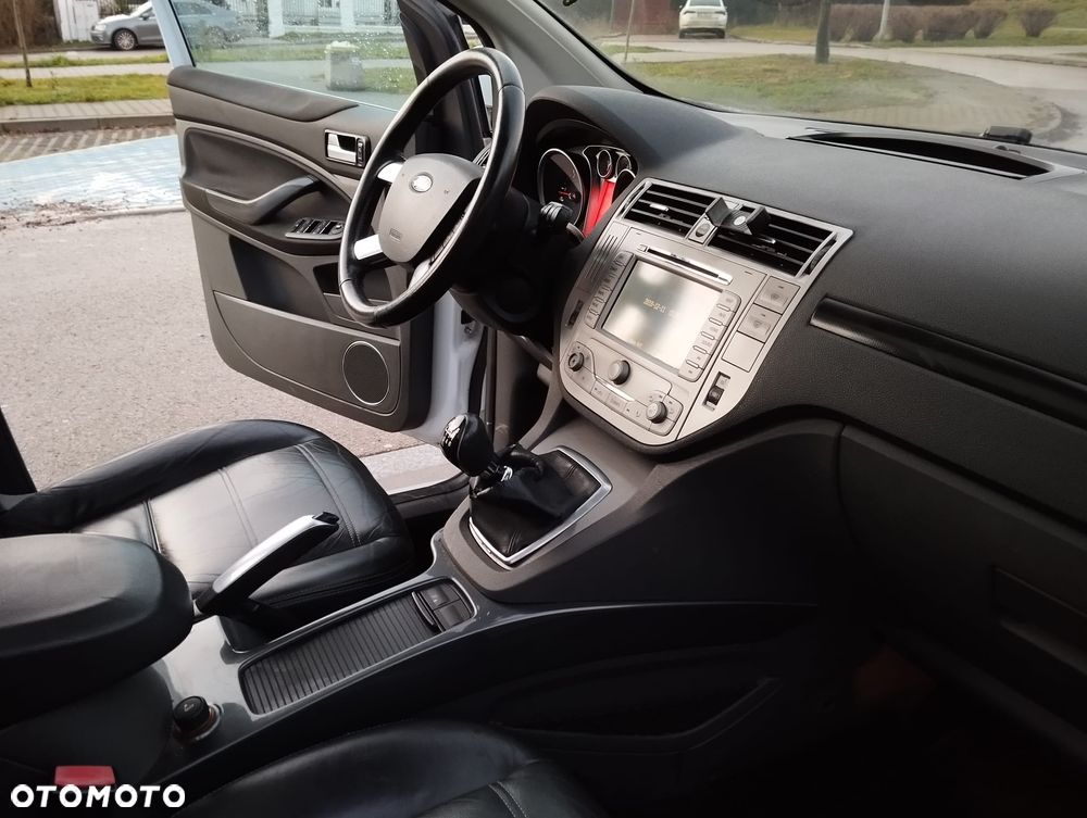 Ford Kuga 2.0 TDCi 2x4 Titanium - 24