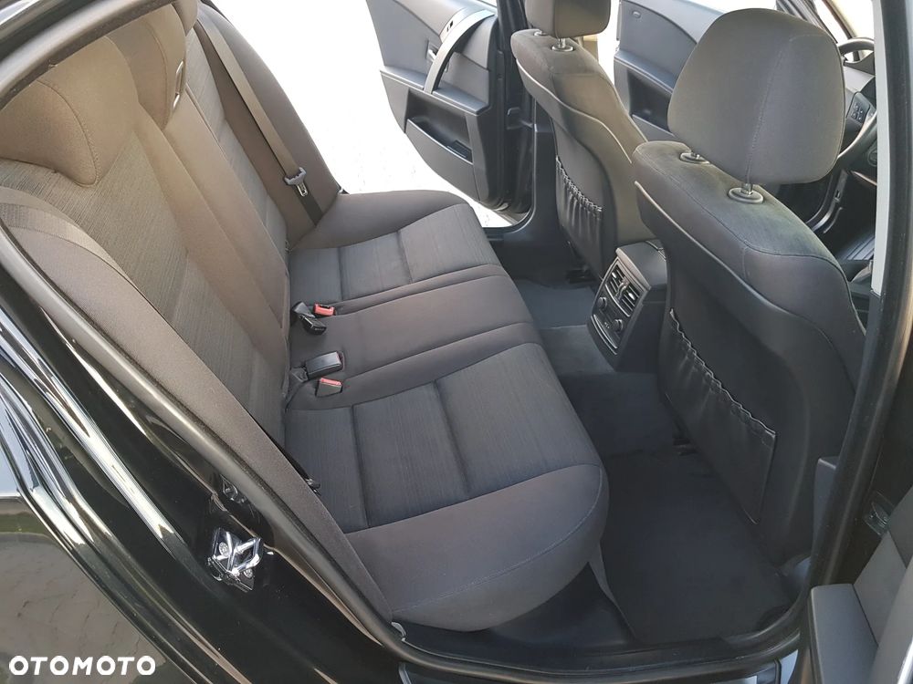 BMW Seria 5 520d - 14