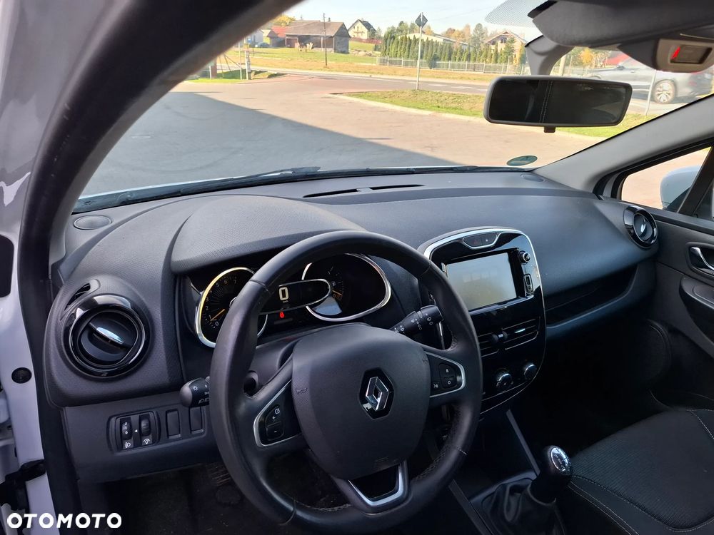 Renault Clio - 25