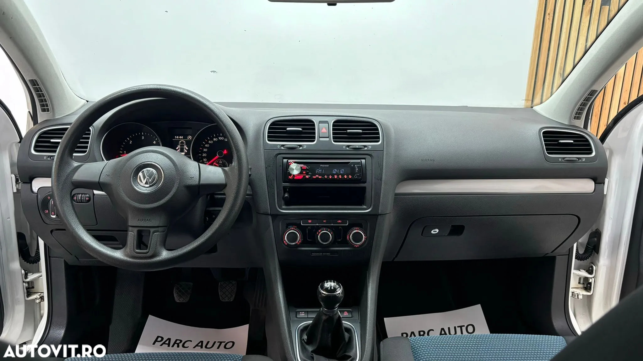 Volkswagen Golf 1.6 TDI DPF BlueMotion - 16