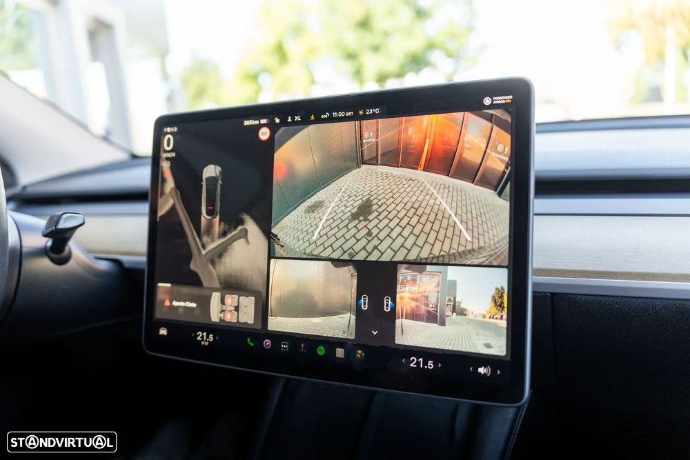 Tesla Model Y Long Range Dual Motor AWD - 12