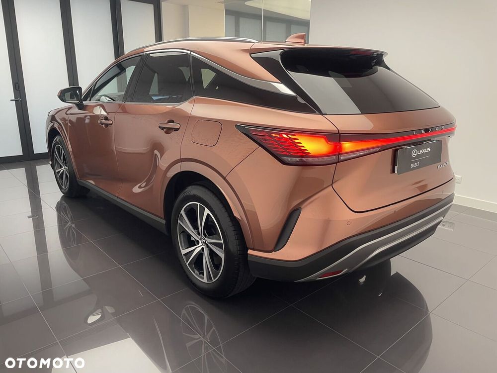 Lexus RX - 4