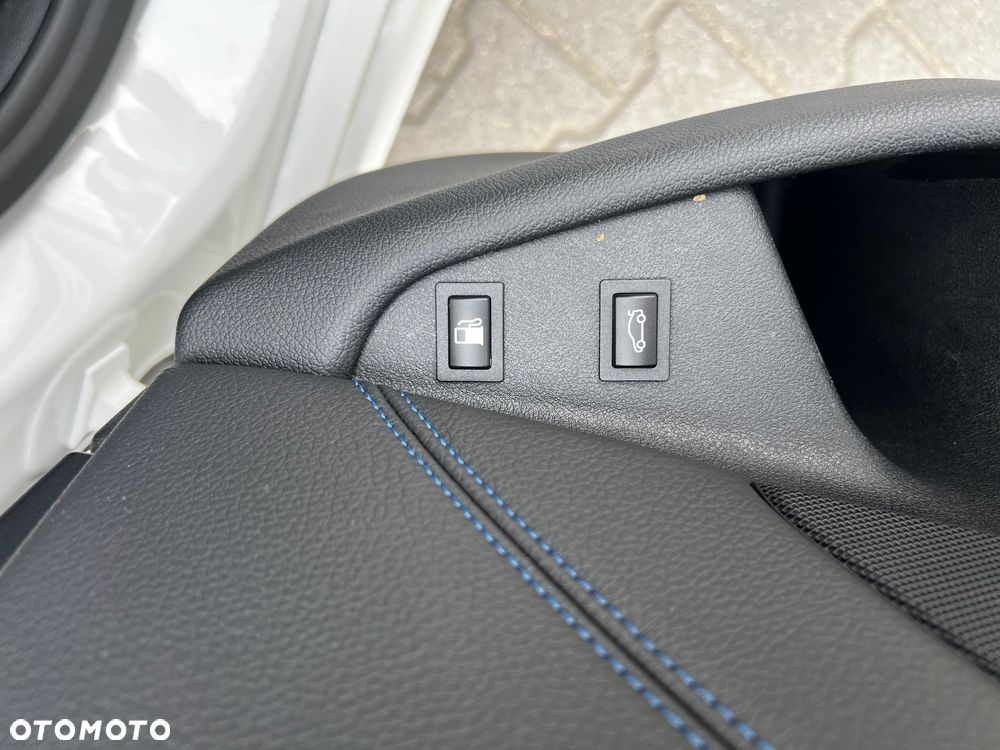 BMW Seria 5 530e xDrive M Sport Edition - 23