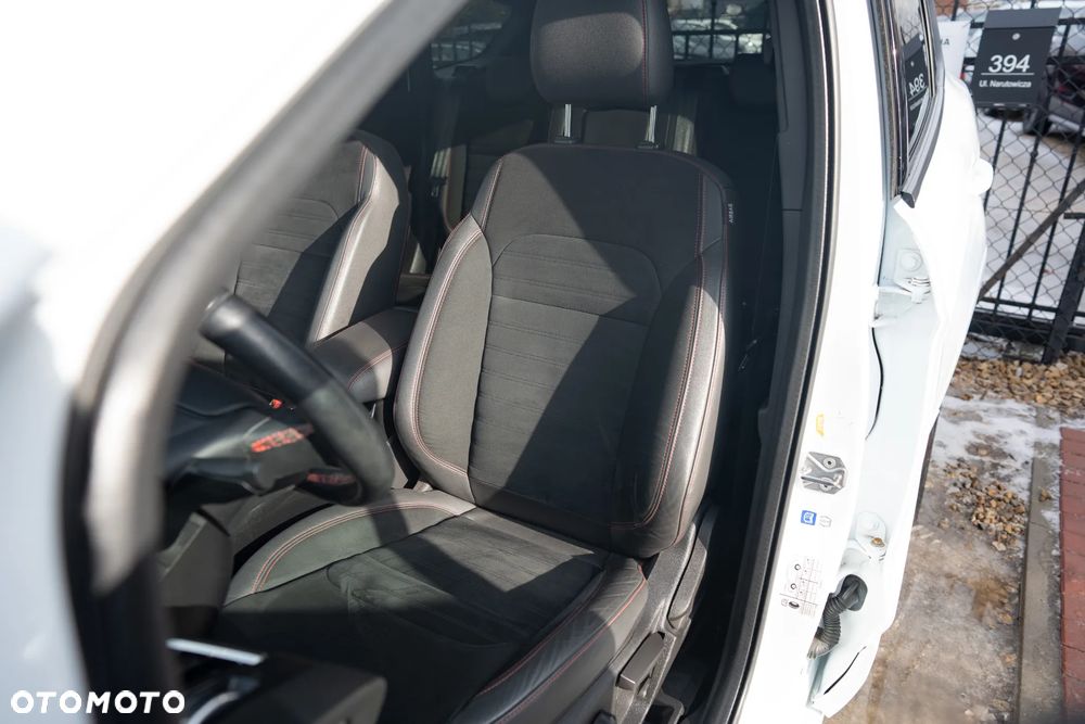 Ford Kuga 1.5 EcoBoost 2x4 ST-Line - 9