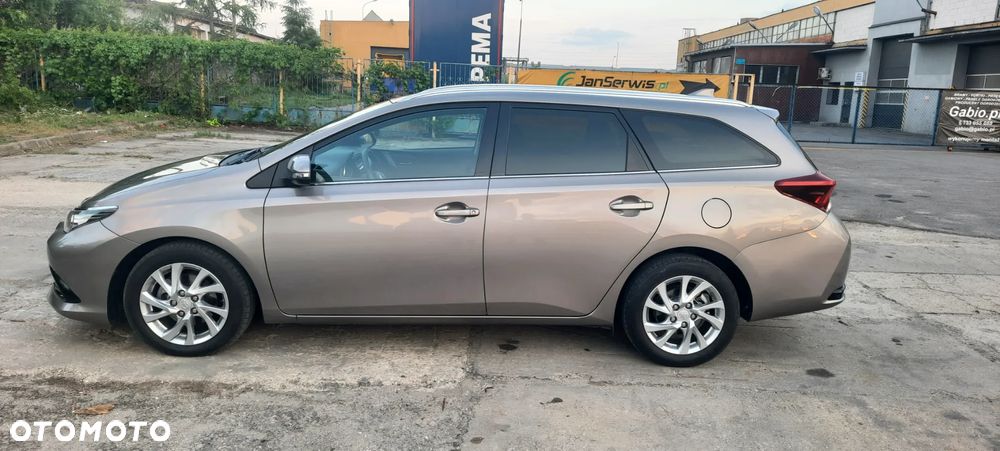 Toyota Auris 1.6 D-4D Prestige - 6