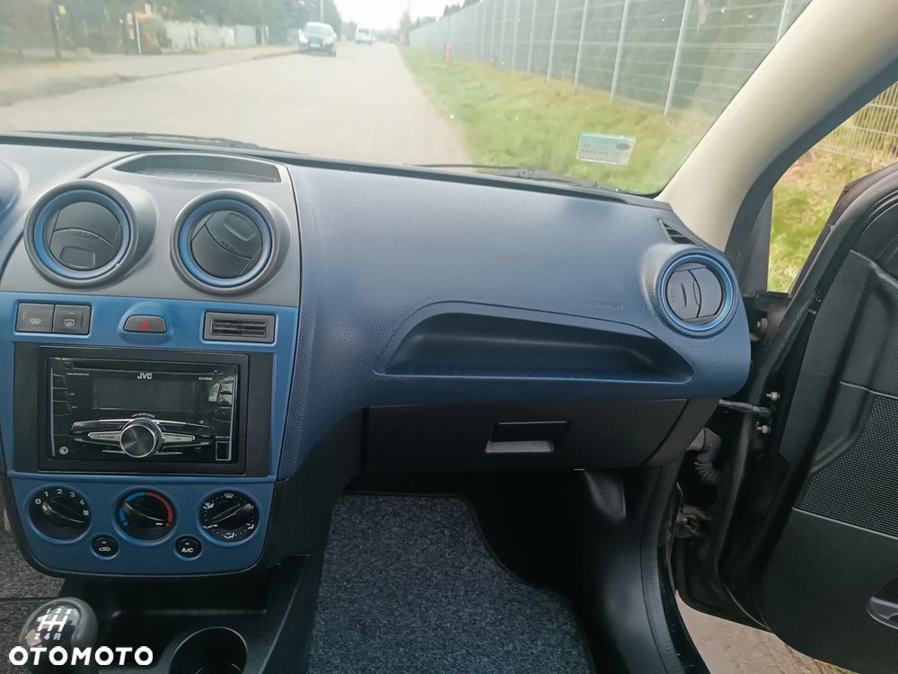 Ford Fiesta 1.4 Ambiente - 39