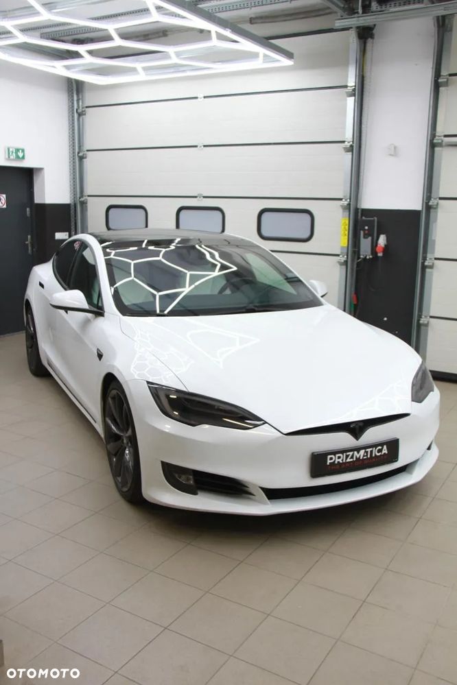 Tesla Model S Performance - 17