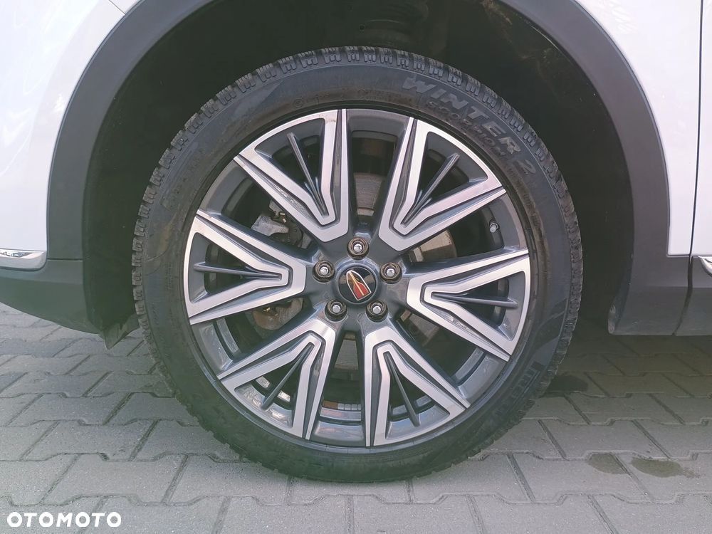 Hongqi HS5 - 10