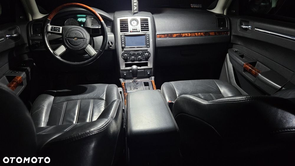 Chrysler 300C - 8