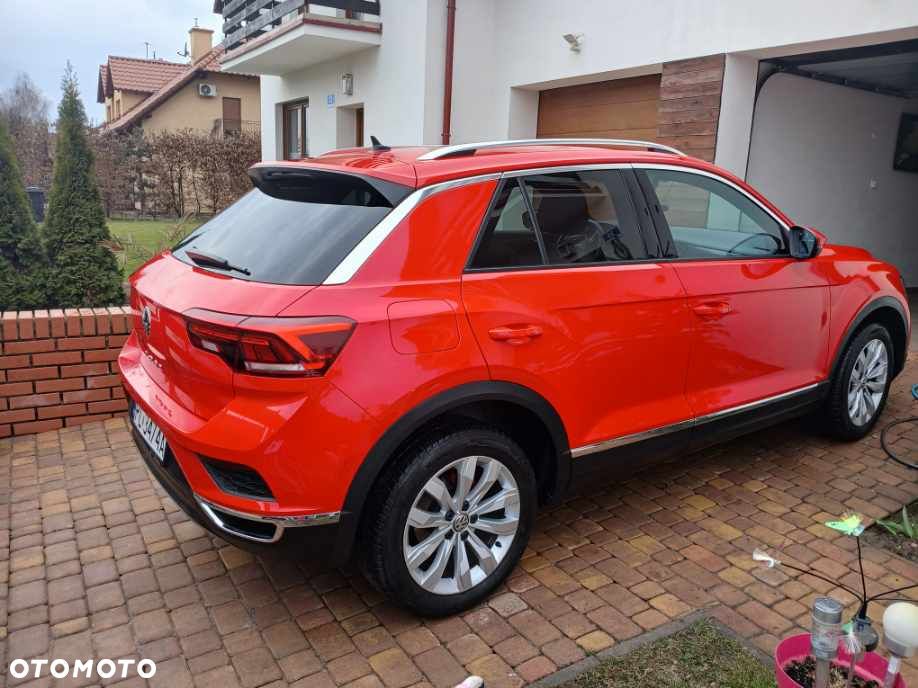 Volkswagen T-Roc ver-1-5-tsi-act-premium-dsg - 2