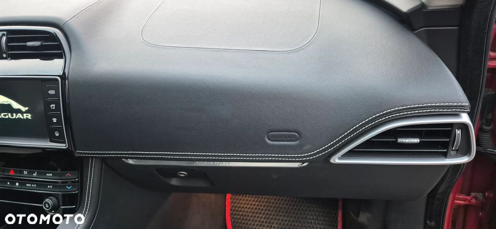 Jaguar F-Pace 20d AWD R-Sport - 28