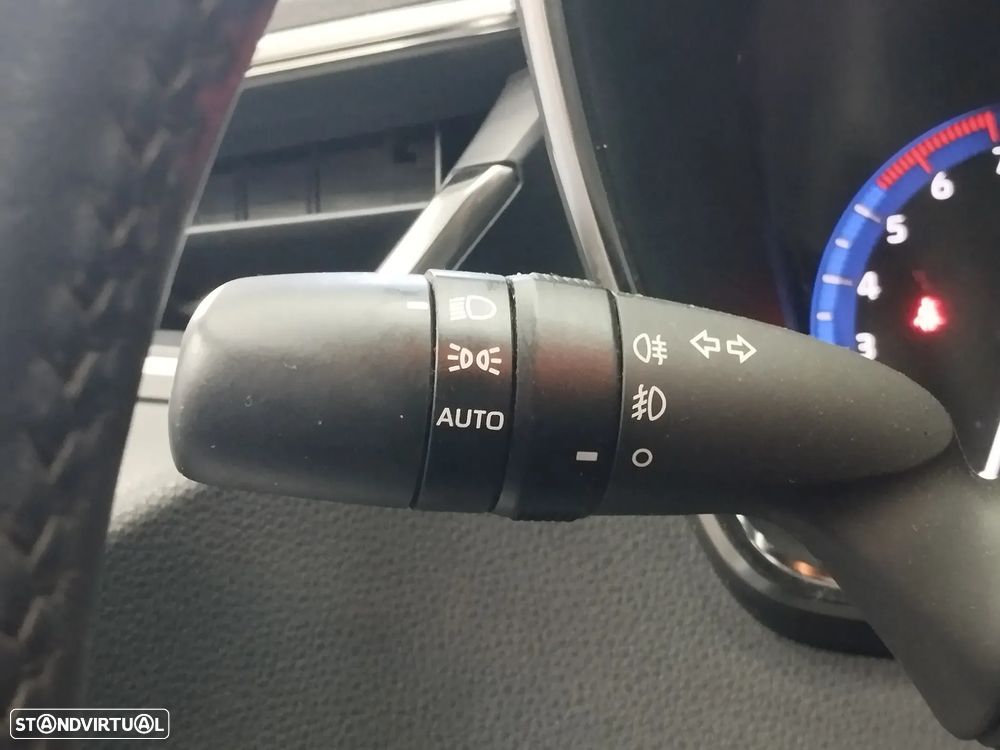 Toyota Corolla 1.8 Hybrid Comfort - 19