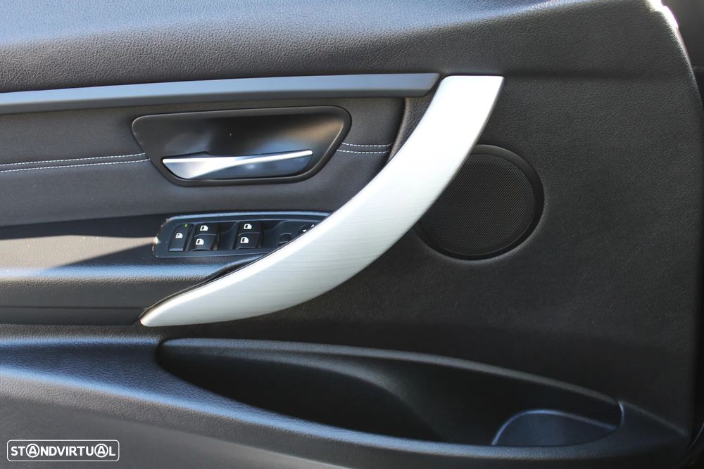 BMW 318 d Touring Line Sport - 24