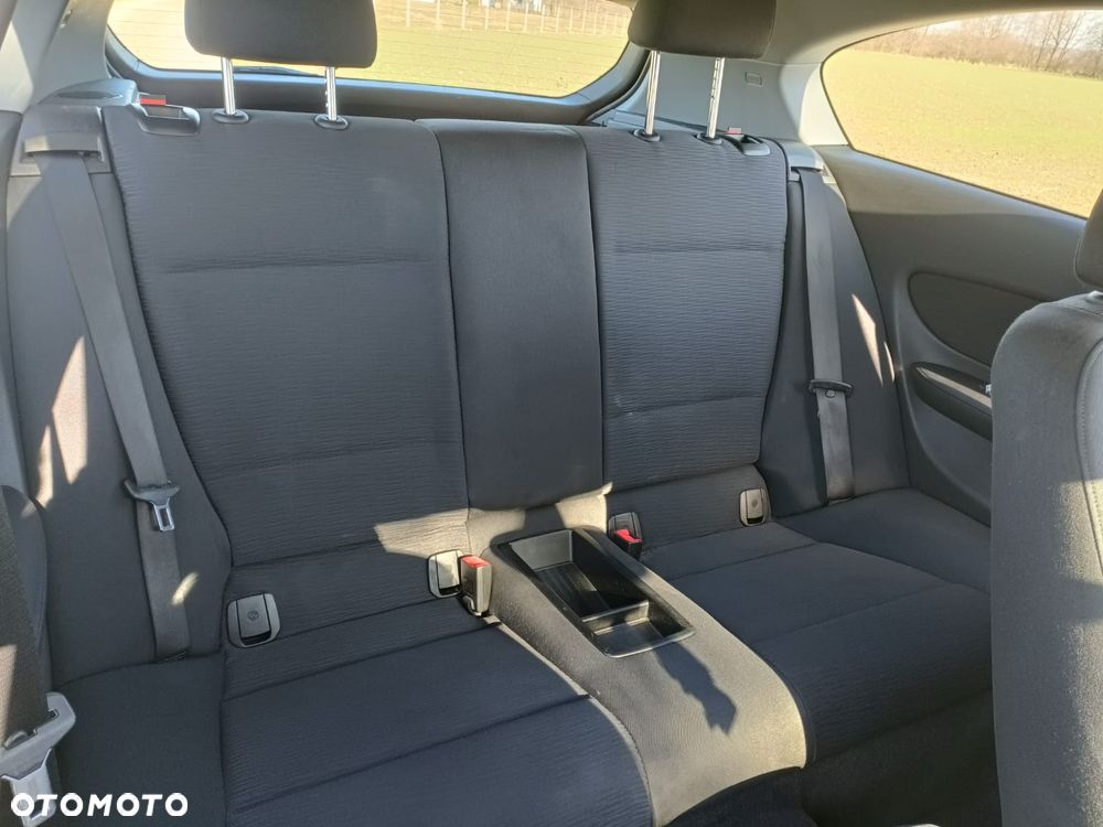 BMW Seria 1 116i - 13