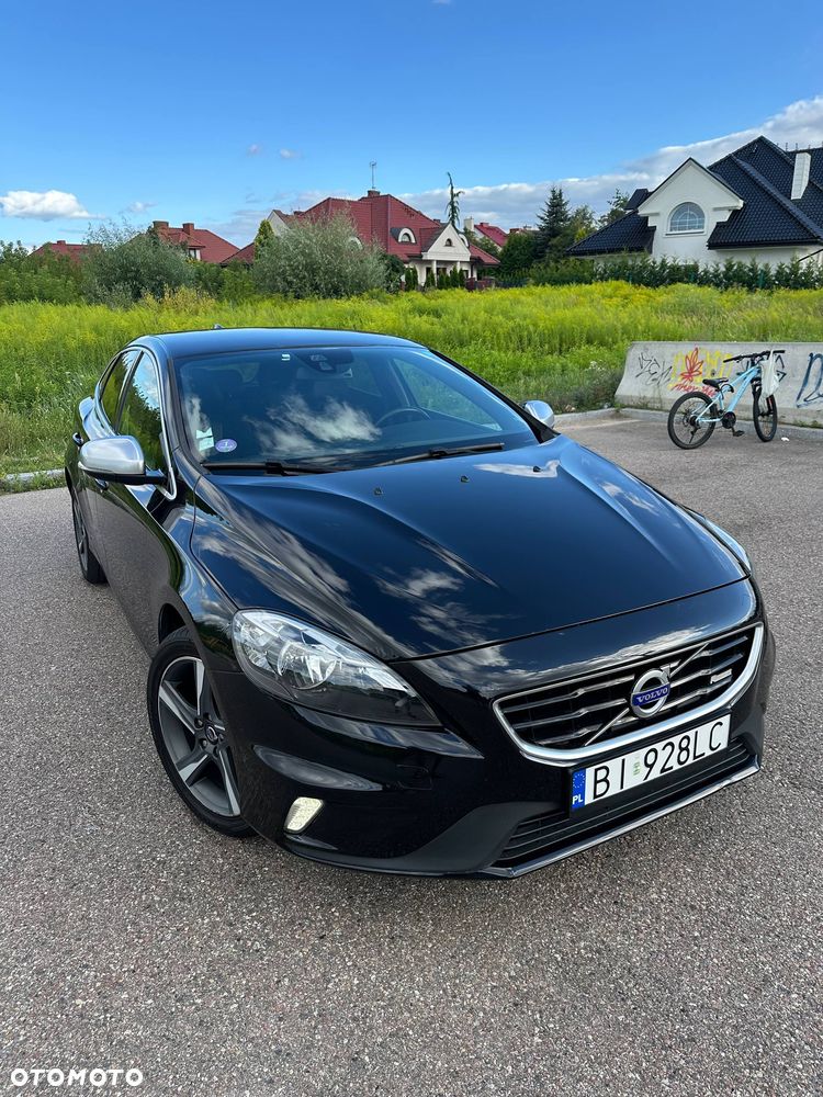 Volvo V40 T3 R Design - 1