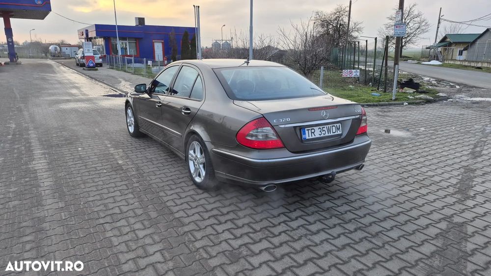 Mercedes-Benz E - 4