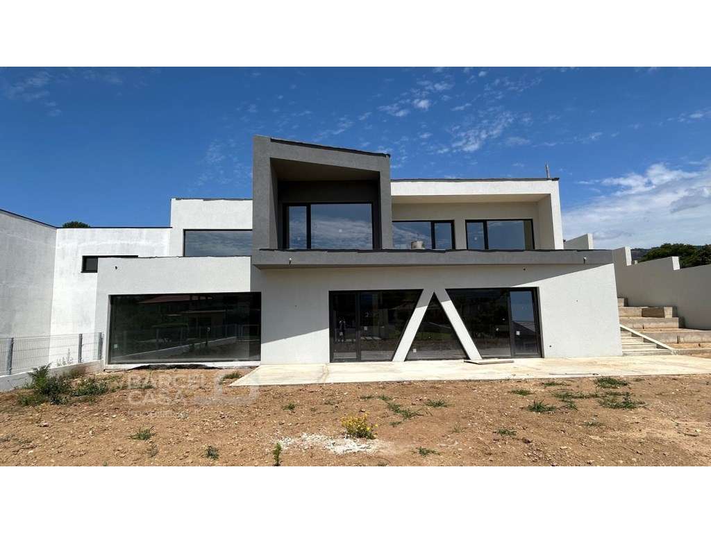 Exclusividade, Requinte e Natureza: A Sua Próxima Moradia de Luxo e... - Grande imagem: 2/12