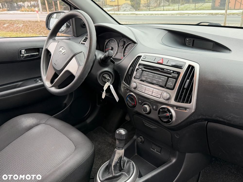 Hyundai i20 - 20