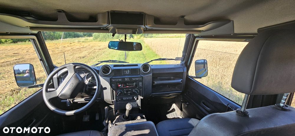 Land Rover Defender 2.4 TD4 SE - 11