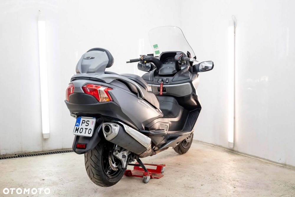 Suzuki Burgman - 6