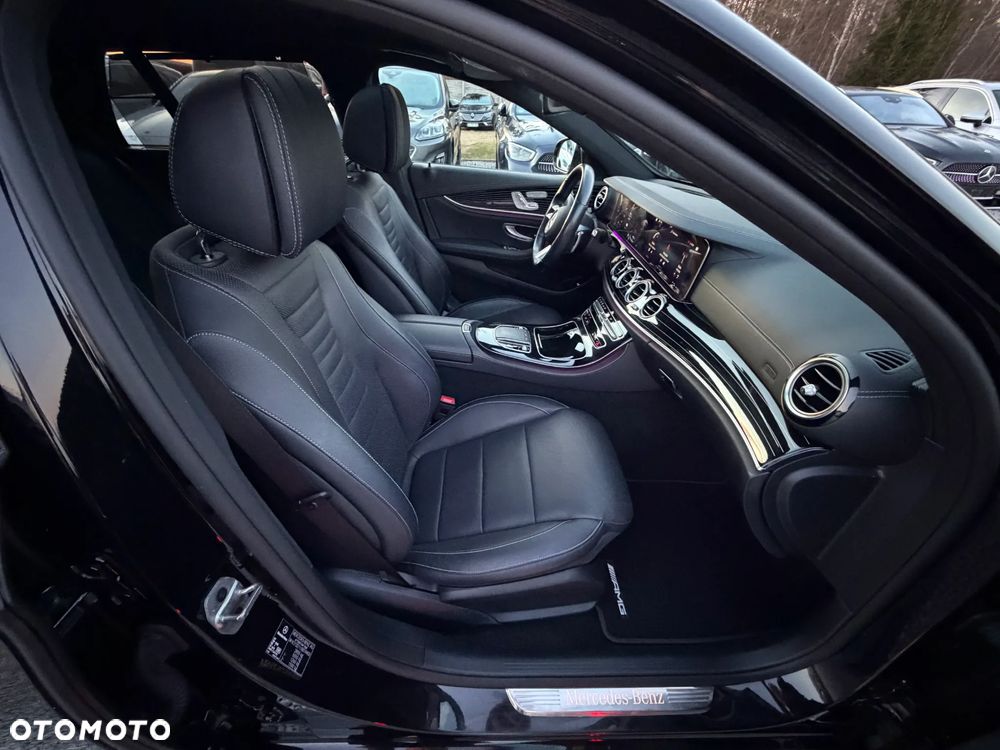 Mercedes-Benz Klasa E 220 d 4Matic 9G-TRONIC - 36