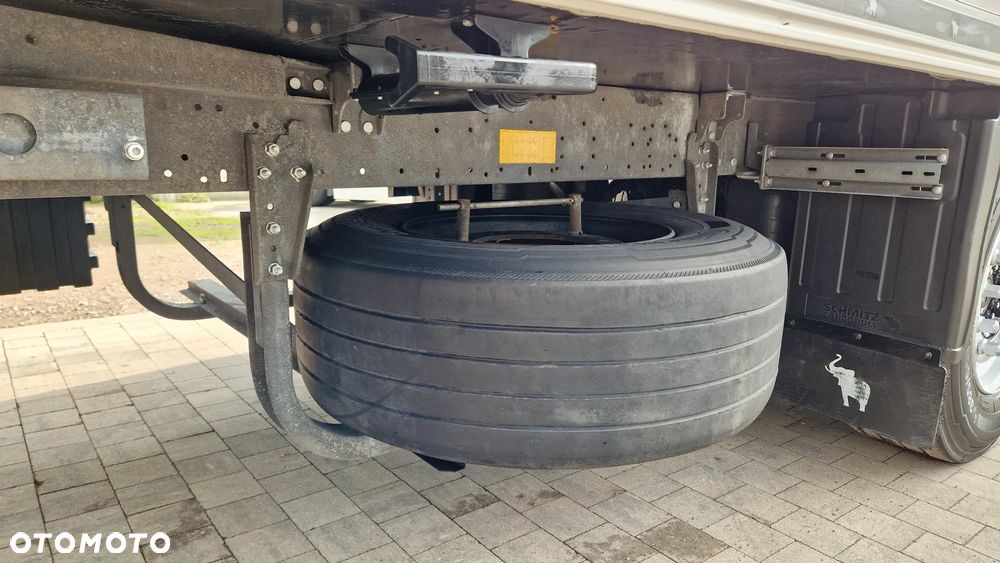 Schmitz Cargobull * CHŁODNIA * OŚ PODNOSZONA * 4 RYGLE * - 17