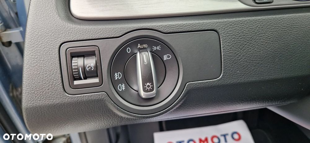 Volkswagen Passat 2.0 TDI Highline - 18