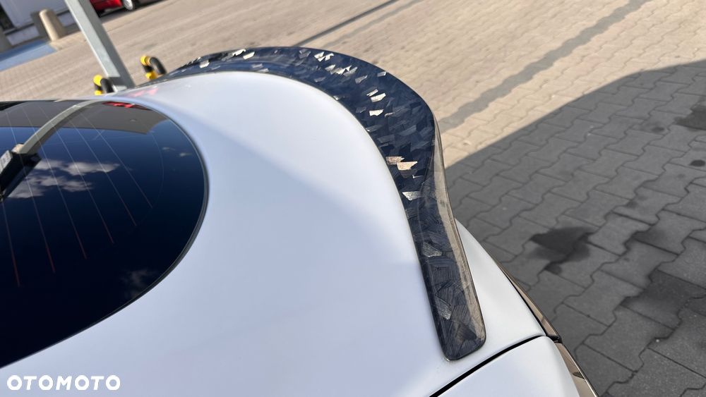 Tesla Model S - 11