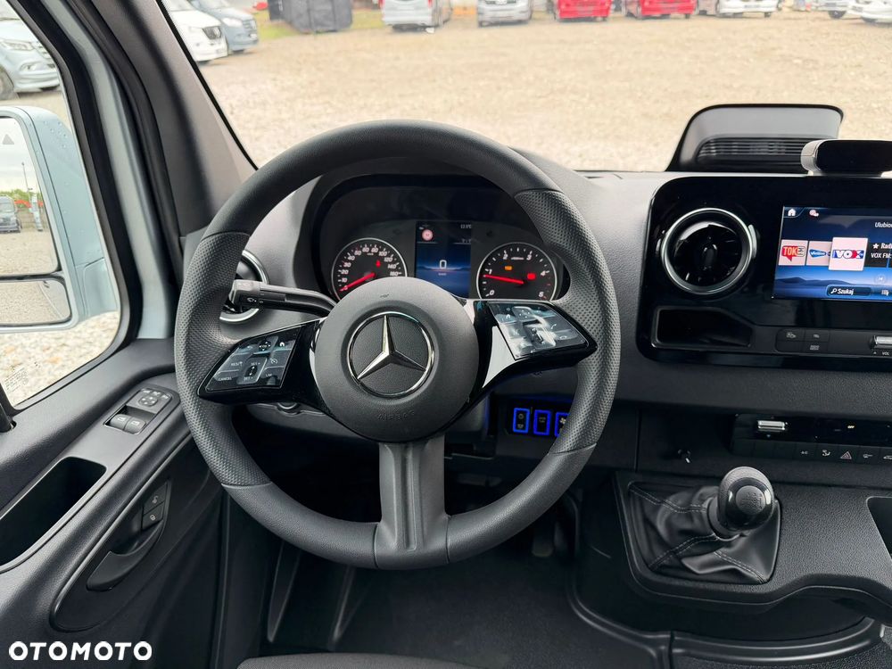 Mercedes-Benz Sprinter 519 - 13