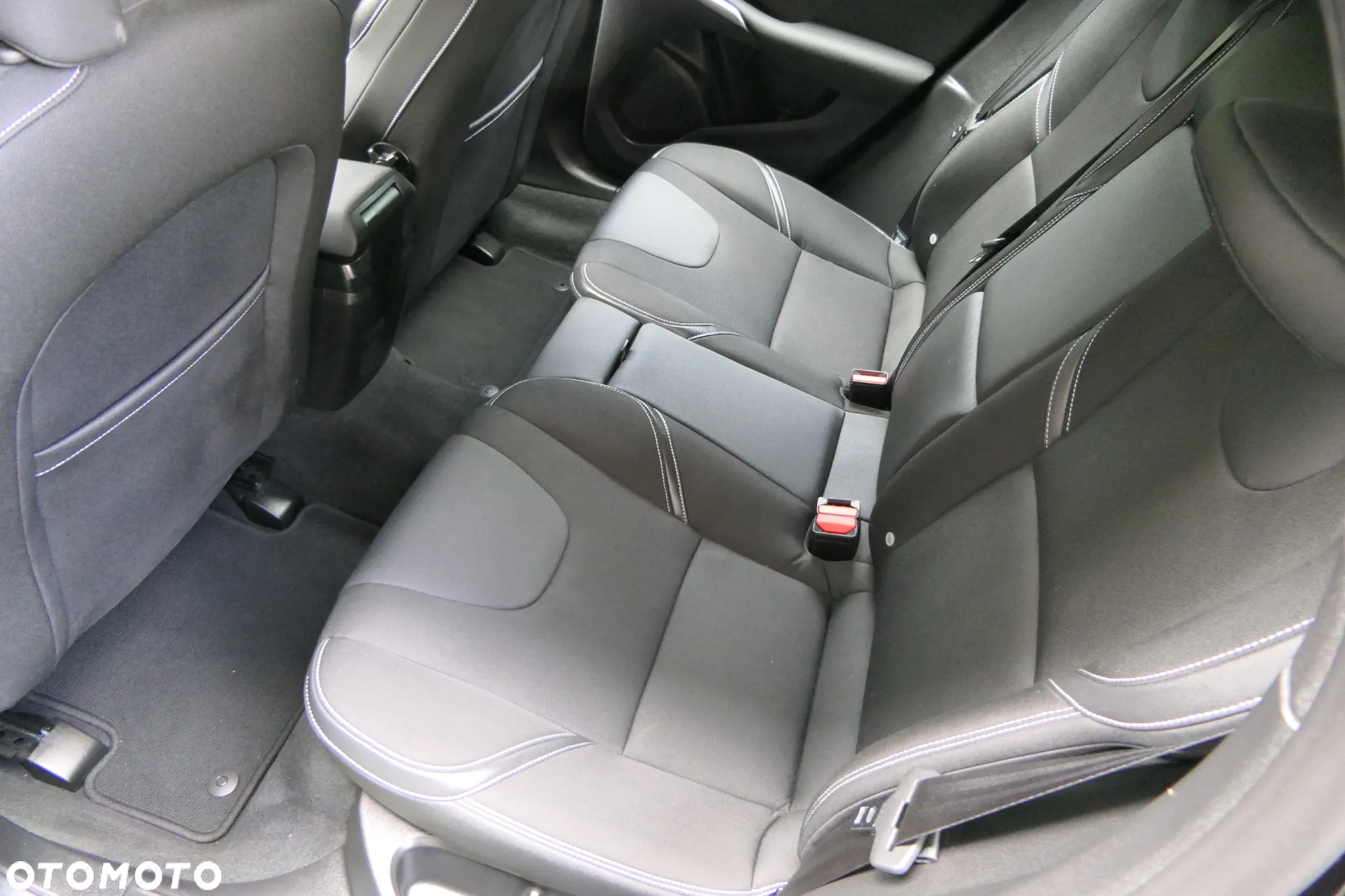 Volvo V40 T3 Drive-E Momentum - 17