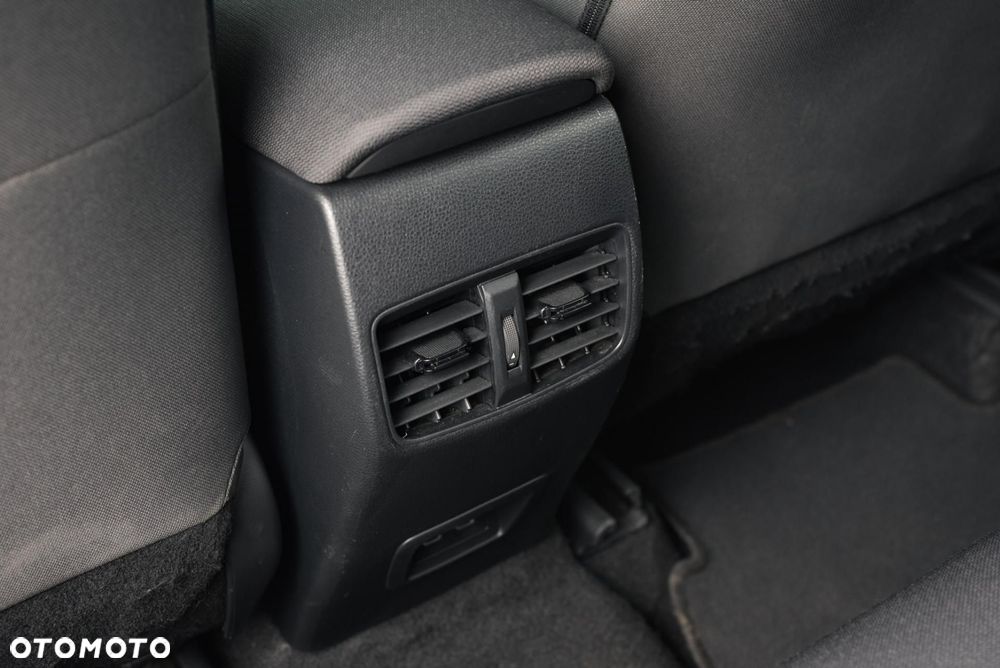 Toyota Corolla Cross - 34