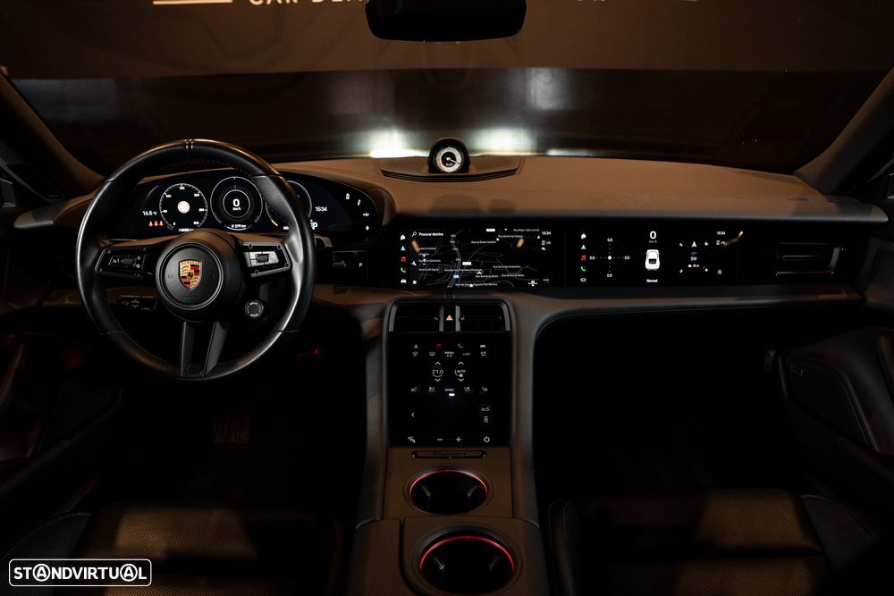 Porsche Taycan 4S - 14