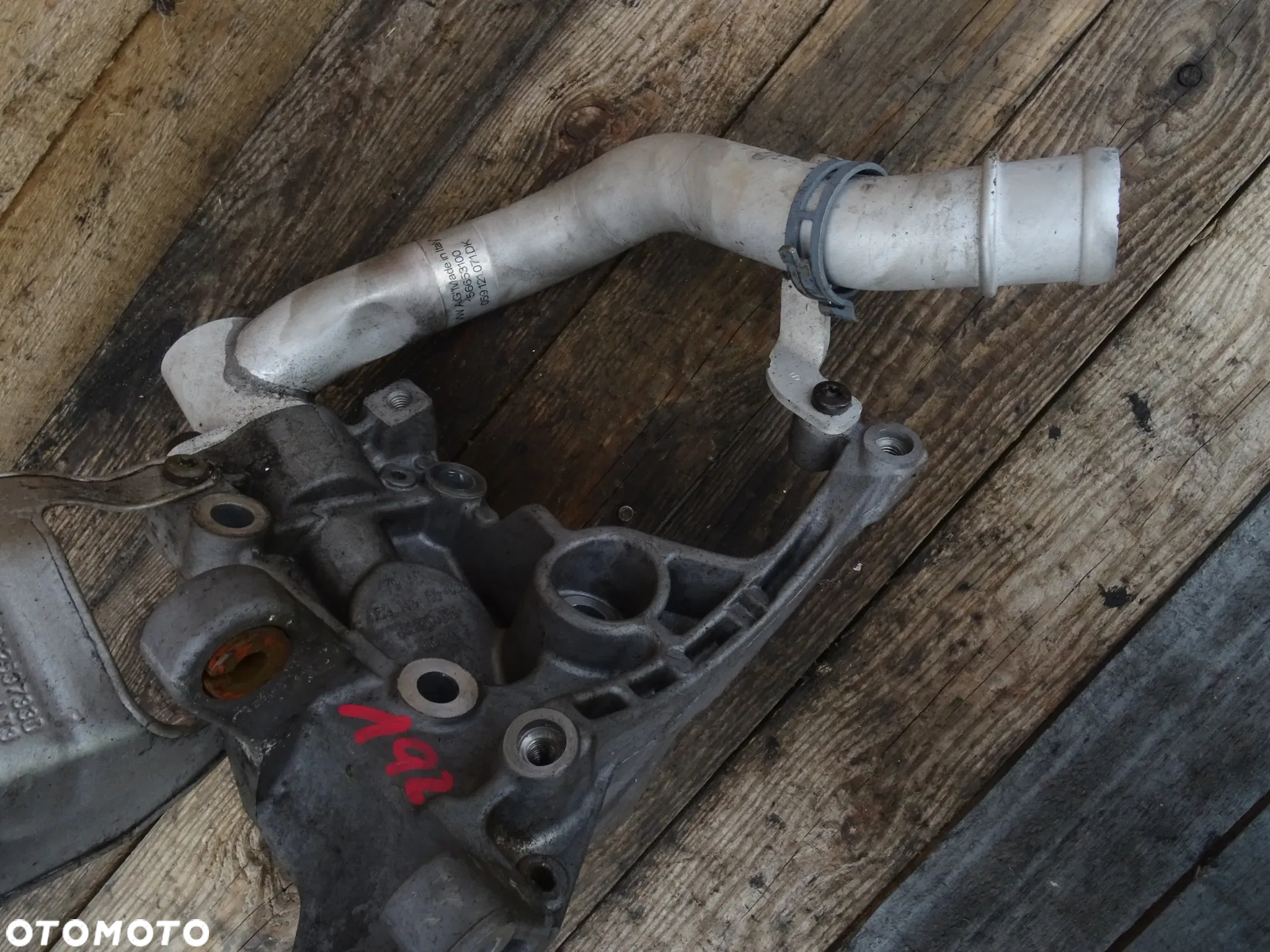 Łapa mocowania sprężarki klimatyzacji VW AMAROK 059145169CJ  PRZEWÓD WODY 059121071DK KOLEKTOR WYDECHOWY 059253733D - 4